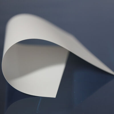 Base de filme PET Filme transparente azul durável Adequado para embalagens industriais e aplicações de impressão Com um custo razoável